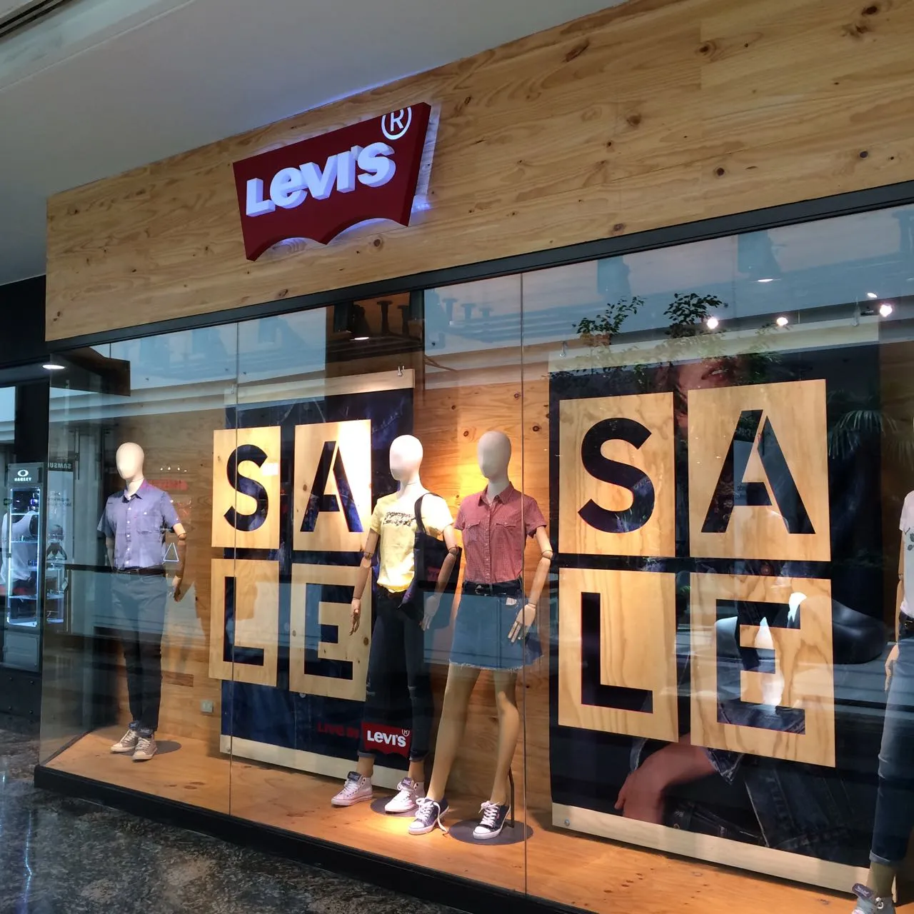 Levis
